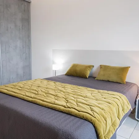 Апарт-отель Les Alizes & Л'Иль-Рус