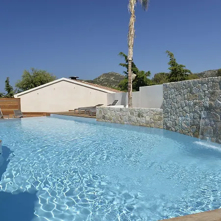 Les Alizes & Hotel apartamentowy LʼÎle-Rousse