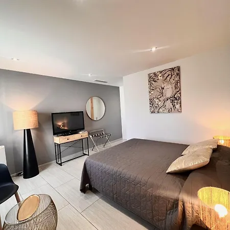 Апарт-отель Les Alizes & Л'Иль-Рус