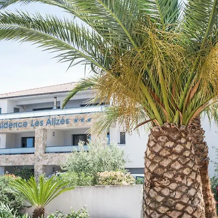 Les Alizes & Апарт-отель Л'Иль-Рус