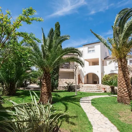 Ξενοδοχείο με διαμερίσματα Les Alizes & LʼÎle-Rousse