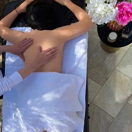 Les Alizes & Ξενοδοχείο με διαμερίσματα 3*