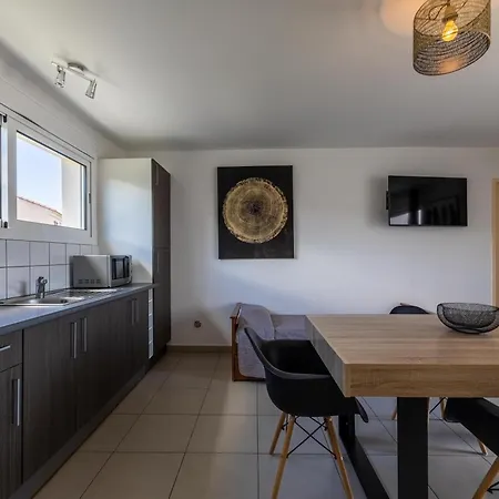 Ξενοδοχείο με διαμερίσματα Les Alizes & LʼÎle-Rousse