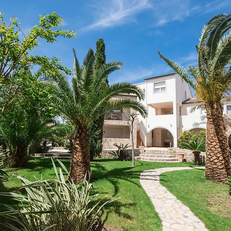 Les Alizes & 3* LʼÎle-Rousse