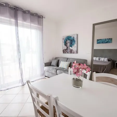 Résidence Les Alizés Aparthotel LʼÎle-Rousse
