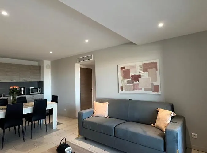 Aparthotel Les Alizes & 3*