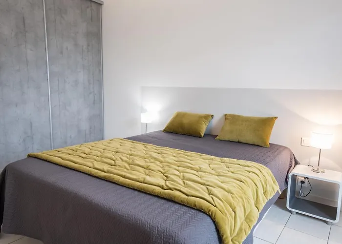 Aparthotel Les Alizes & LʼÎle-Rousse