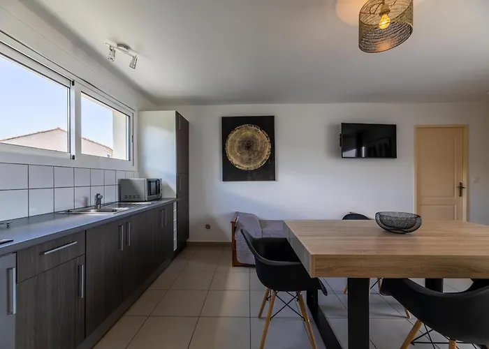 Aparthotel Les Alizes & LʼÎle-Rousse