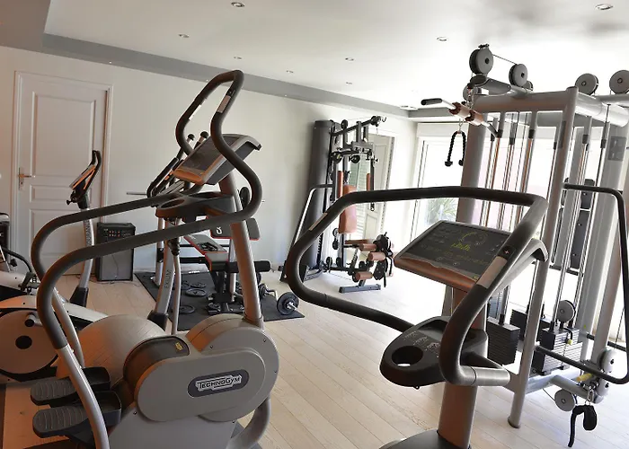 Les Alizes & Aparthotel LʼÎle-Rousse