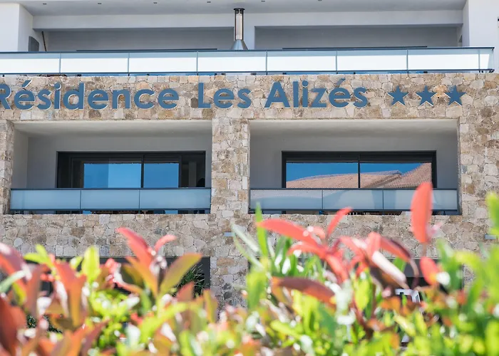 Ξενοδοχείο με διαμερίσματα Les Alizes & LʼÎle-Rousse