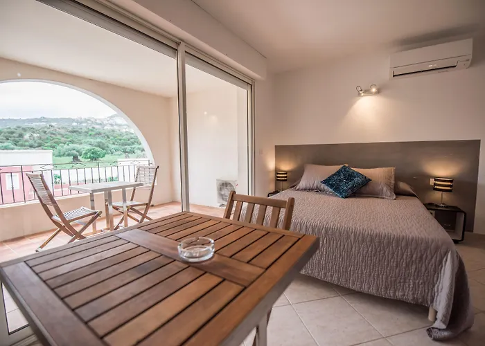 Les Alizes & 3* LʼÎle-Rousse