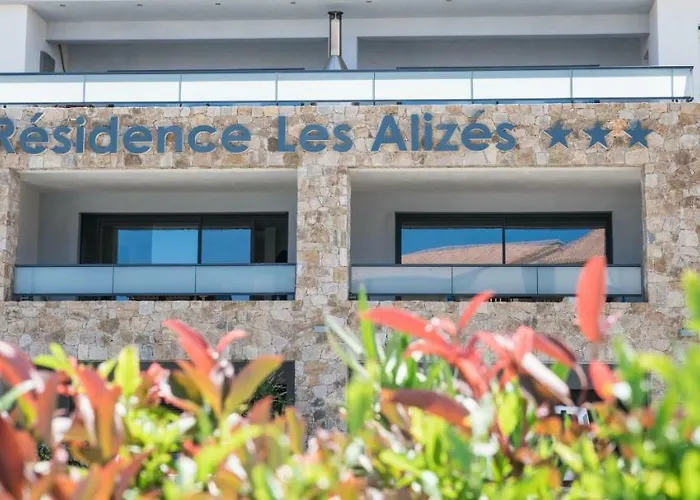 Les Alizes & 3* LʼÎle-Rousse