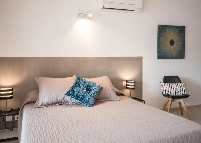 Les Alizes & Aparthotel LʼÎle-Rousse