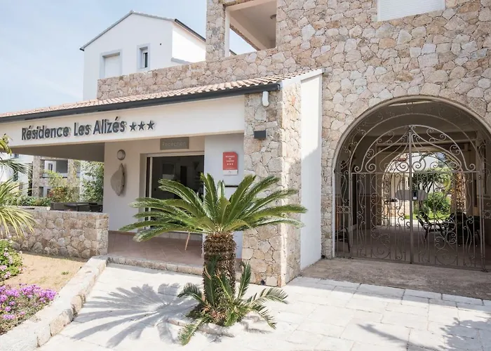 Les Alizes & Ξενοδοχείο με διαμερίσματα 3*