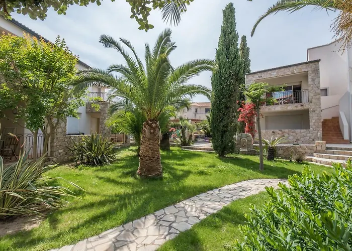 Les Alizes & LʼÎle-Rousse