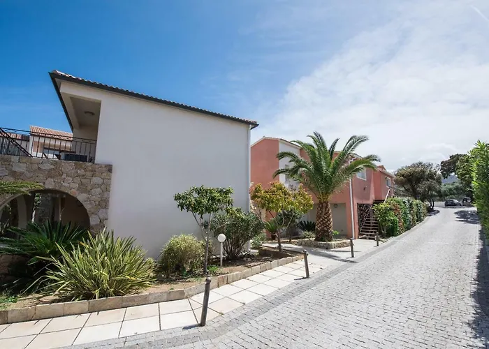 Les Alizes & LʼÎle-Rousse