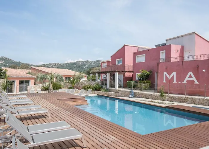 Aparthotel Les Alizes & LʼÎle-Rousse