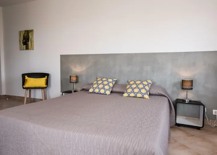 Les Alizes & LʼÎle-Rousse